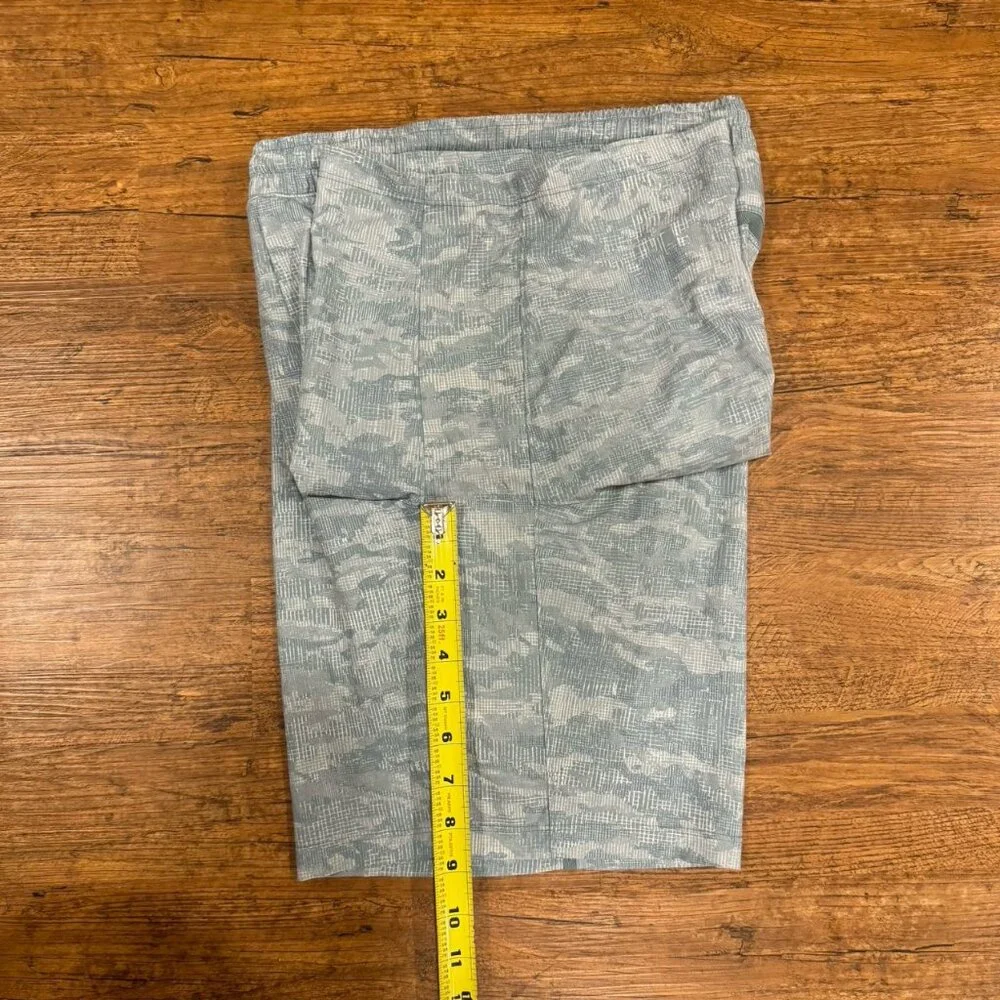 Lululemon SoulCycle‎ Pace Breaker Green Camo Lined Performance Shorts 9